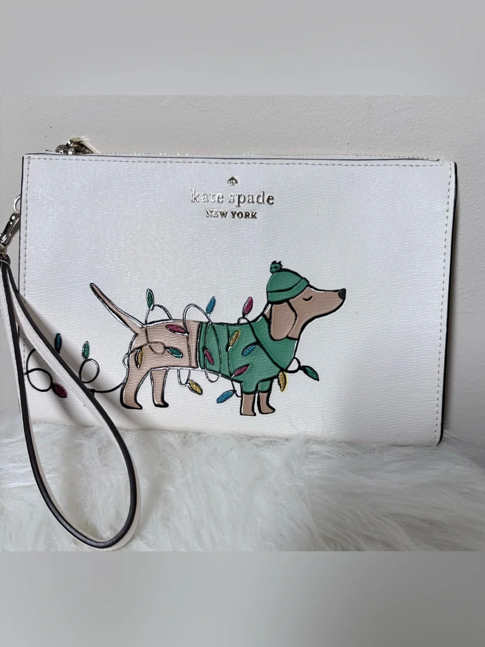 {EUC} Kate Spade Dachshund Christmas Wristlet Off-White